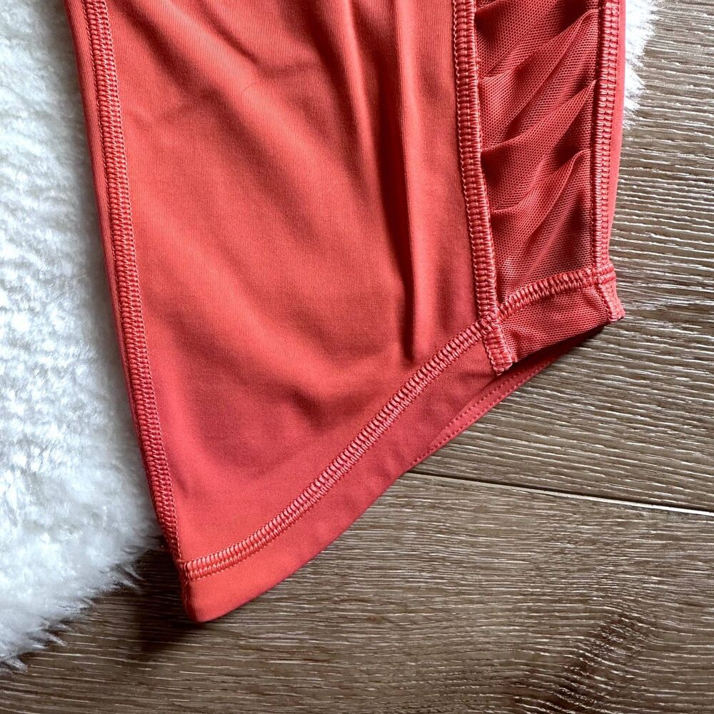 Lululemon Sunshine Salutation Crop Side Mesh Detailing Women's Size 10 - Picture 5 of 8